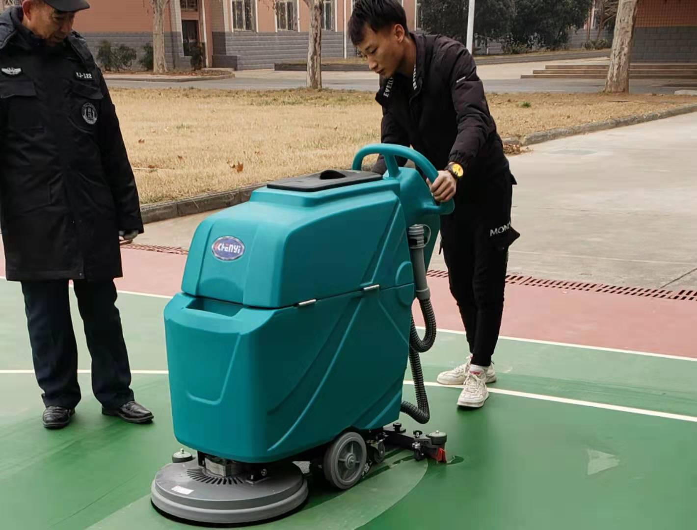體育場清潔衛(wèi)生機(jī)械化